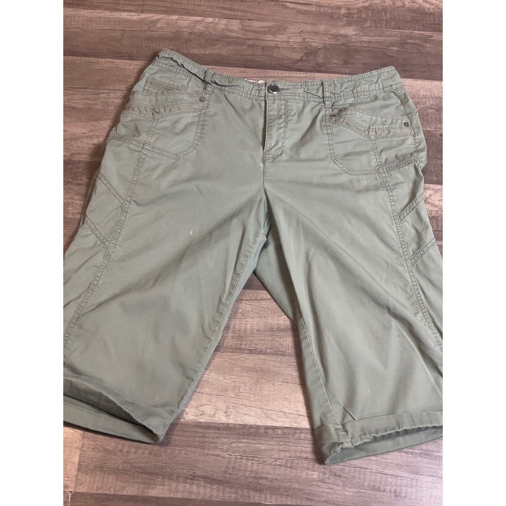 Intro Love The Fit Womens Sage Green Stretch Bermuda Utility Shorts Size 12